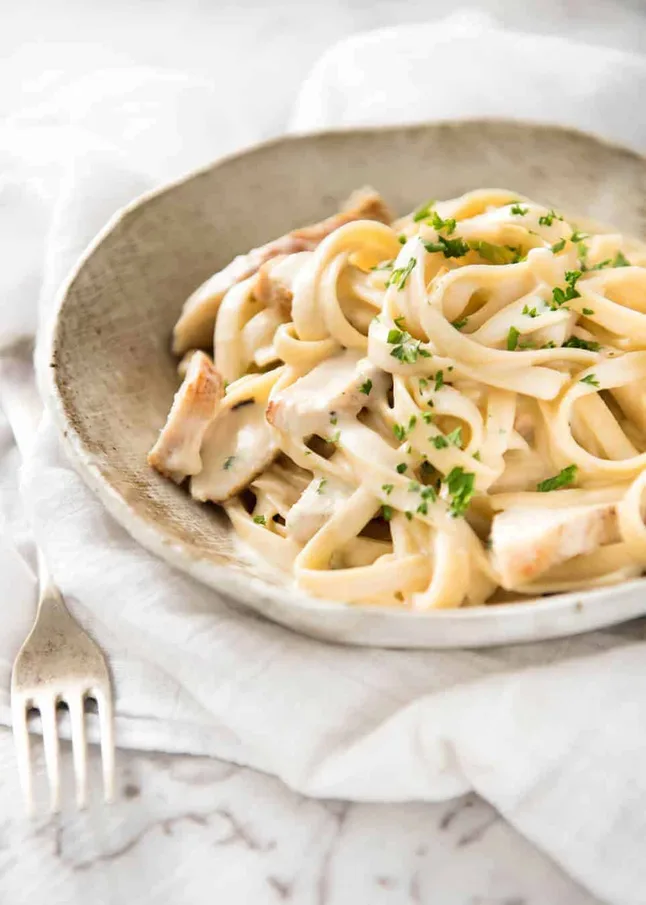 Chicken Alfredo Pasta – Creamy, Cheesy, Restaurant-Level Perfection in ...