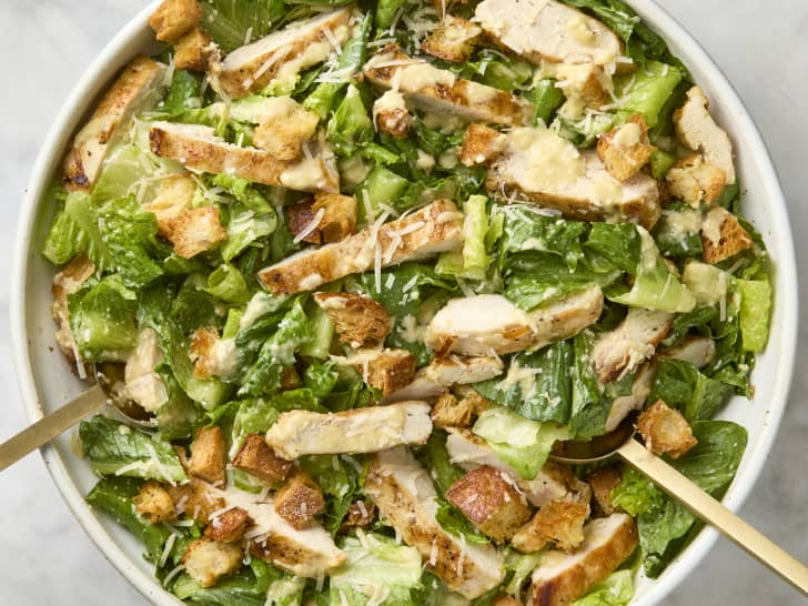 Chicken Caesar Salad (Crisp, Creamy, and Dinner-Ready)