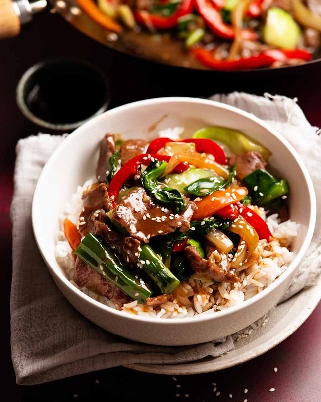 Chinese Beef Stir Fry (Quick, Savory, and Full of Umami Flavor)