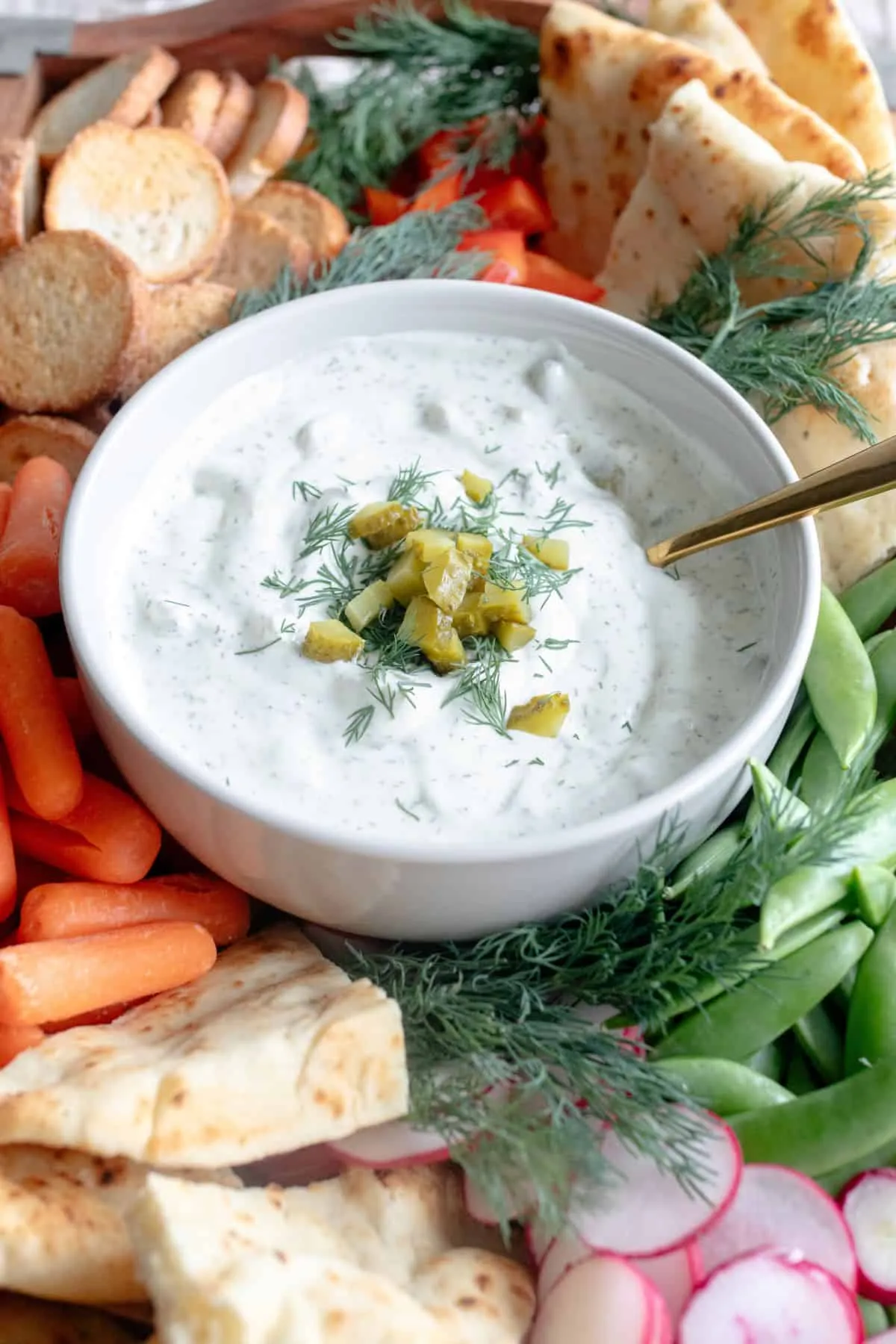 Cottage Cheese Dill Pickle Dip (Creamy, Tangy, and Packed with Crunch)